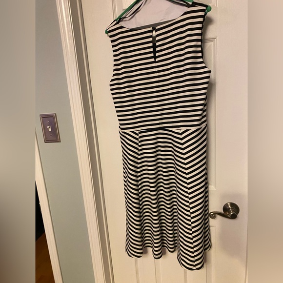 Addition Elle black and white stretch stripe dress size X - Picture 2 of 3